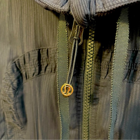 Lululemon Beyond the Studio Jacket - Picture 13 of 14